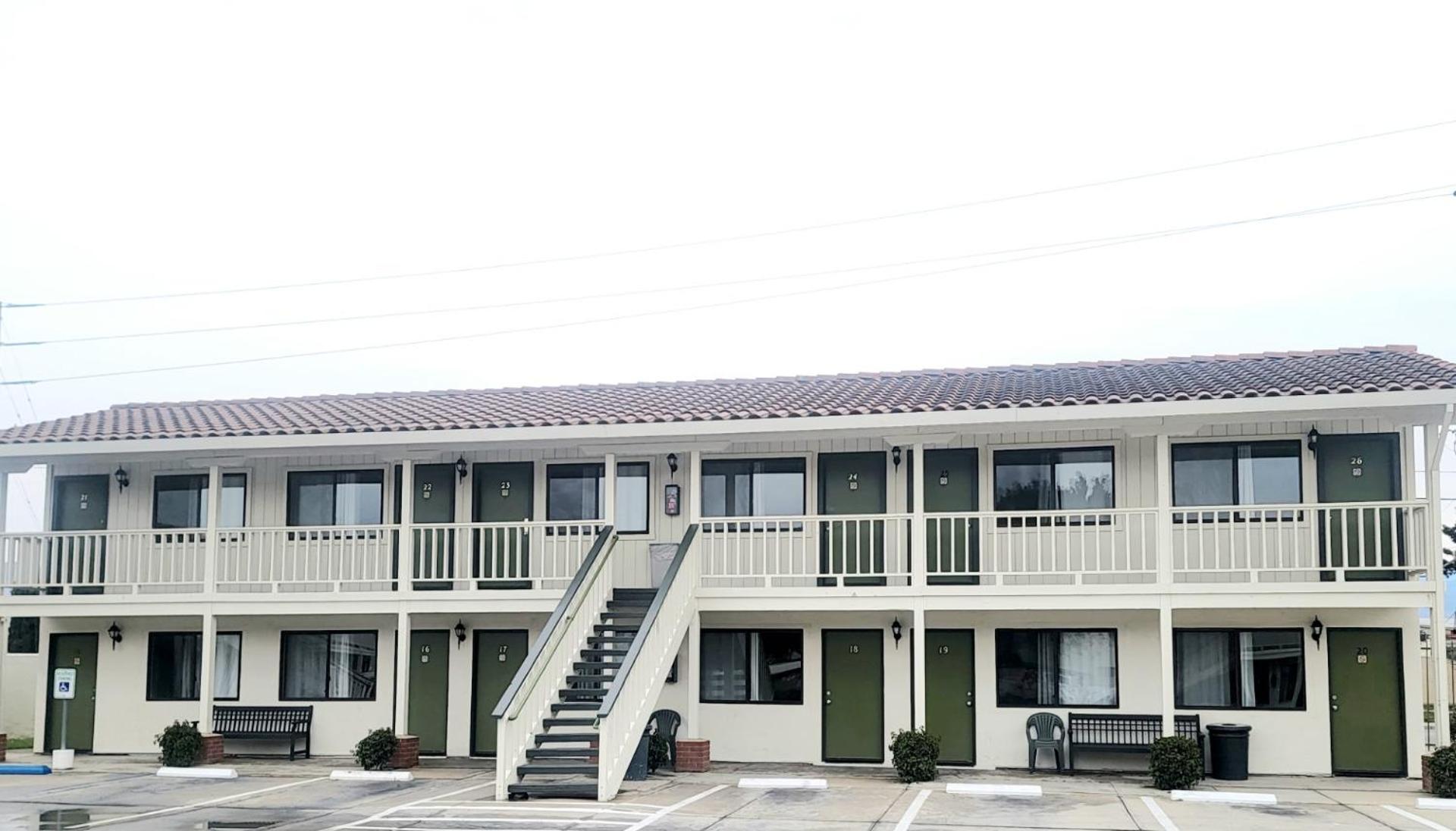 Soledad Motel 8 Exterior foto
